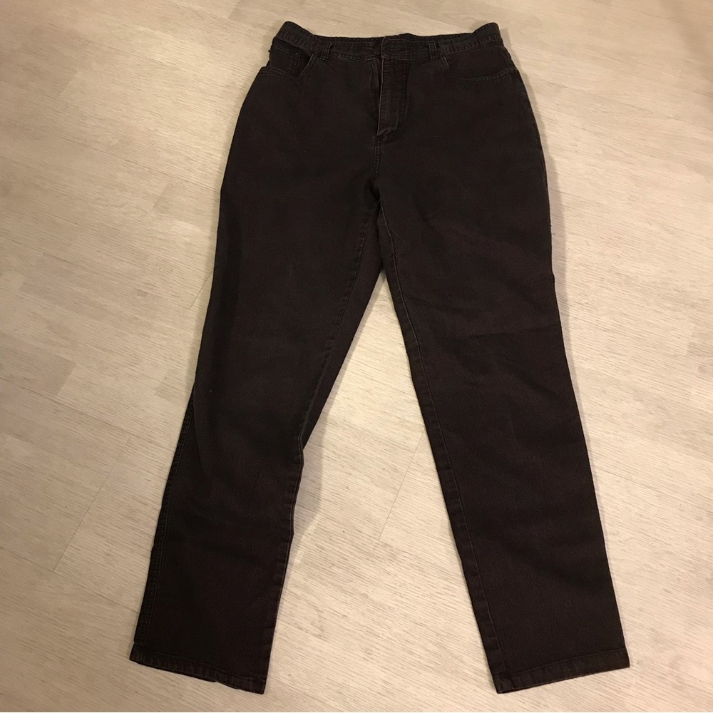 Bill Blass stretch Jeans. Black with subtle metallic red highlights. Size 10.